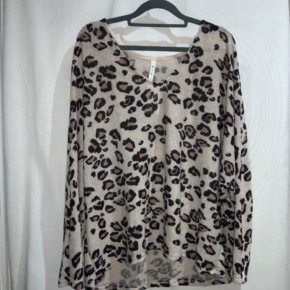MTS leopard print V neck sweater Sz L new with tags - Picture 1 of 5